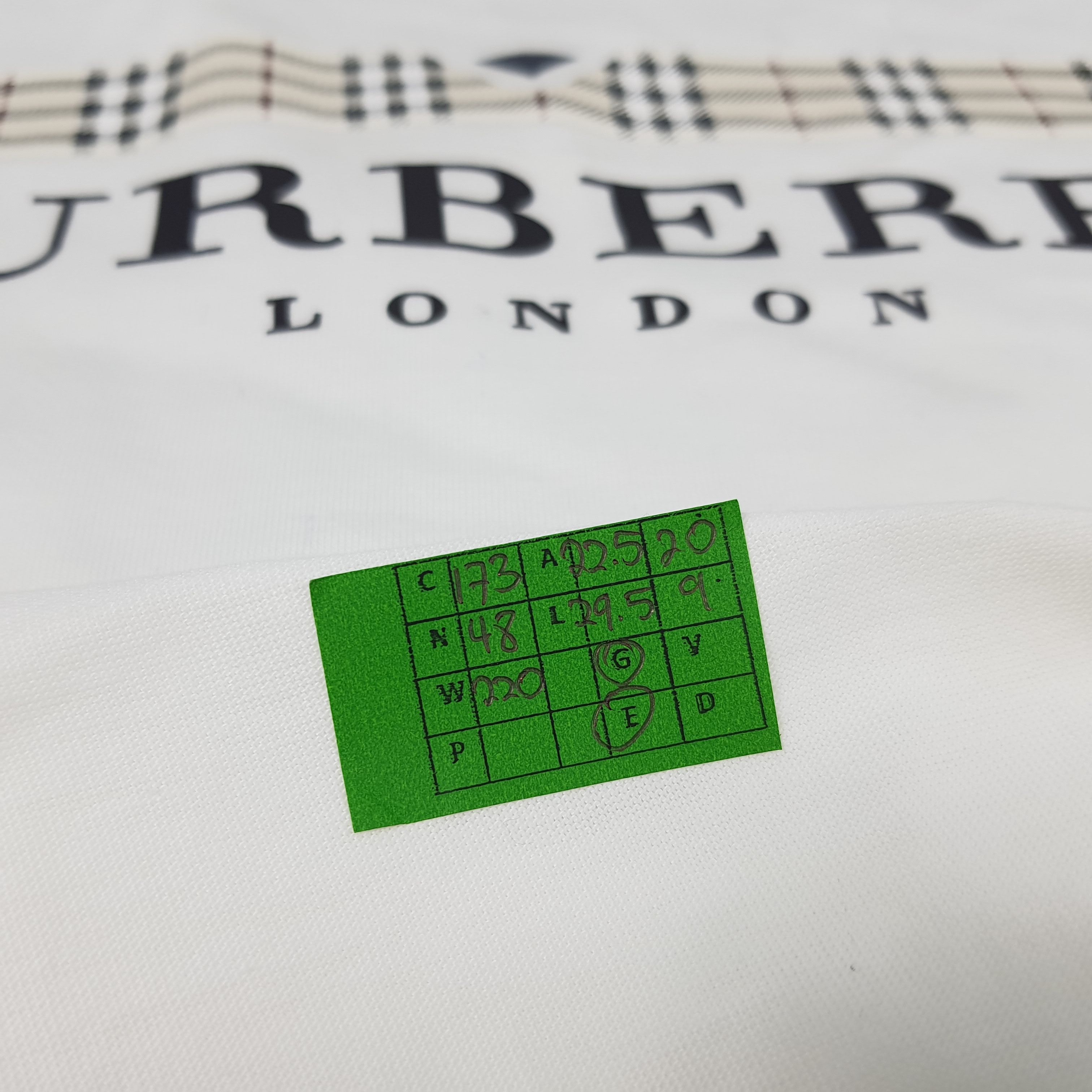 Burberry × Vintage Vintage Burberry Golf Nova Check Tshirt C173N48 Size US L / EU 52-54 / 3 - 8 Thumbnail
