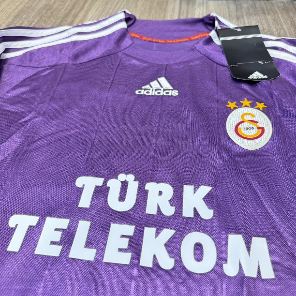 Adidas Galatasaray 09/10 away shirt #19 Kewell (bnwt) Size US M / EU 48-50 / 2 - 3 Thumbnail