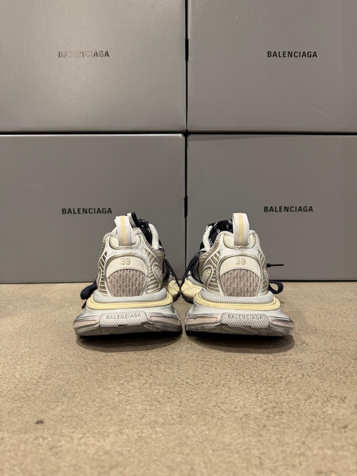 Balenciaga BALENCIAGA 3XL Logo Sneaker Eggshell Size US 6 / EU 39 - 6 Thumbnail
