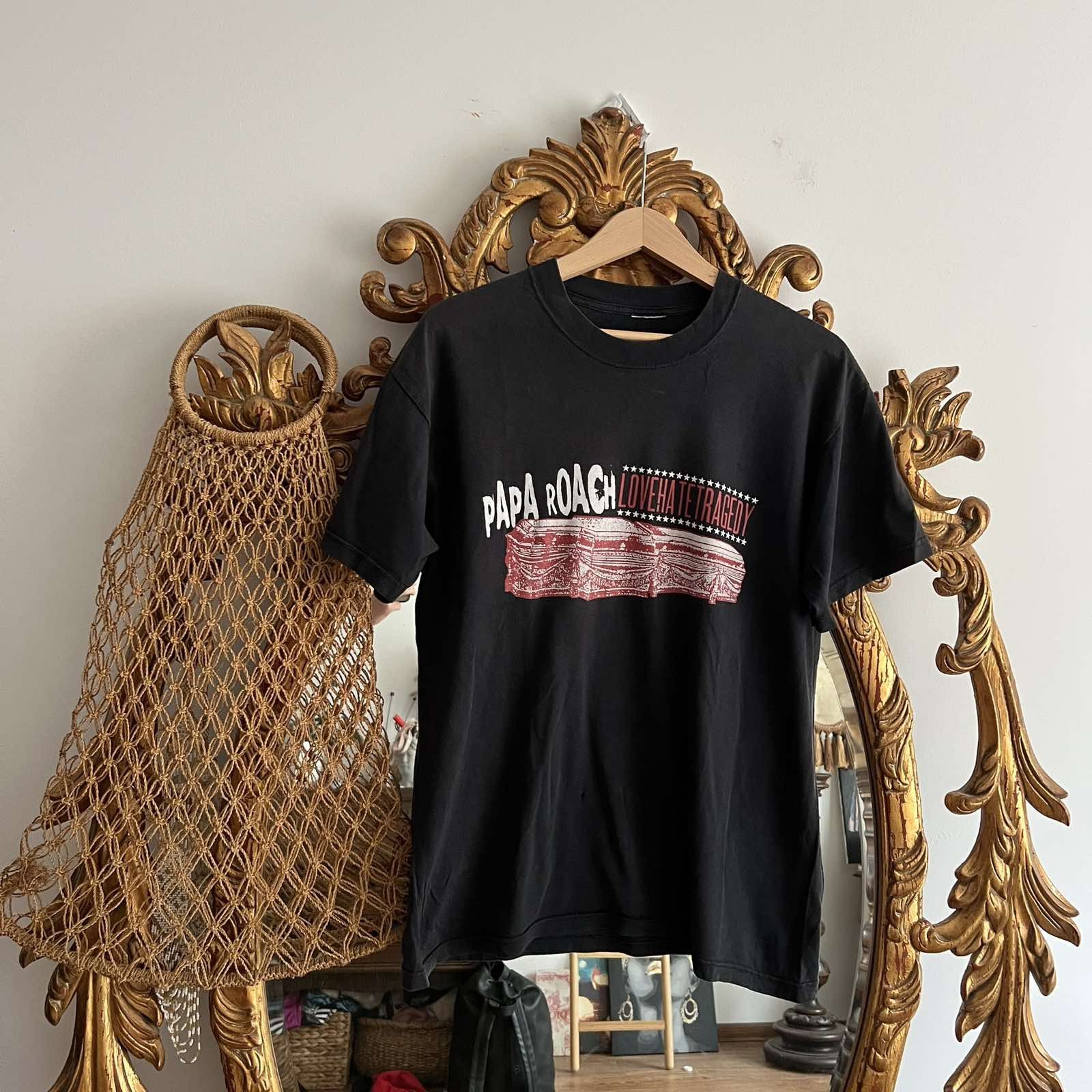 Band Tees × Vintage Papa Roach FotL vintage 2002 Love Hate Tradegy tee Size US M / EU 48-50 / 2 - 1 Thumbnail