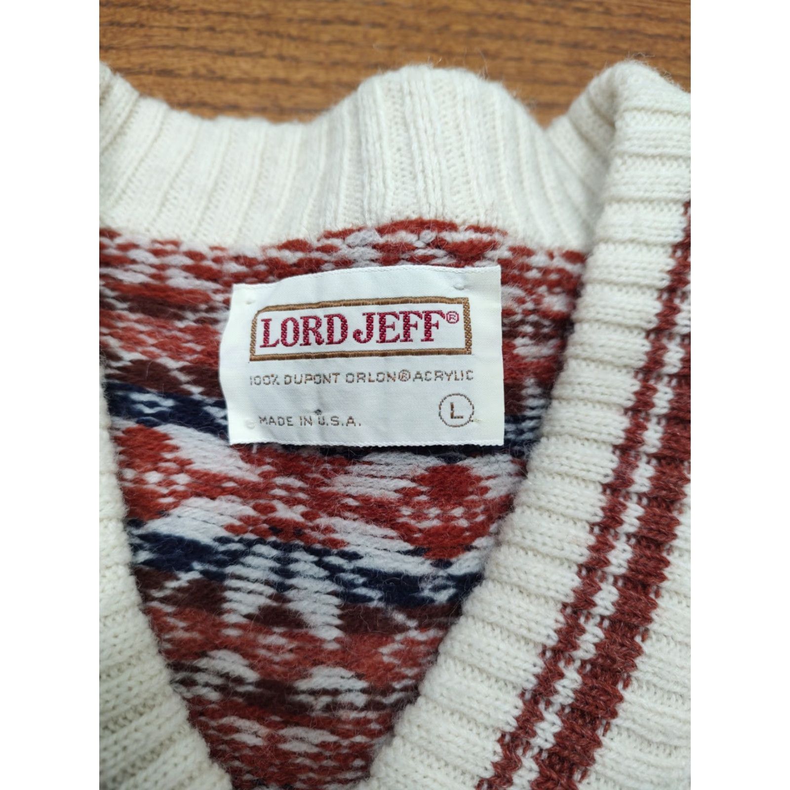 Vintage VINTAGE Lord Jeff Sweater Mens L Beige Red Blue Fair Isle DuPont Orlon Acrylic V-Neck Pullover Ski USA Classic Size US L / EU 52-54 / 3 - 5 Thumbnail