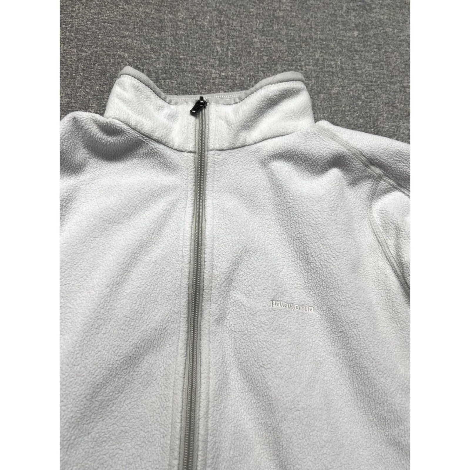 Patagonia Patagonia Jacket Women’s Small Full Zip White Fleece Sweatshirt Stretch Size S / US 4 / IT 40 - 2 Thumbnail