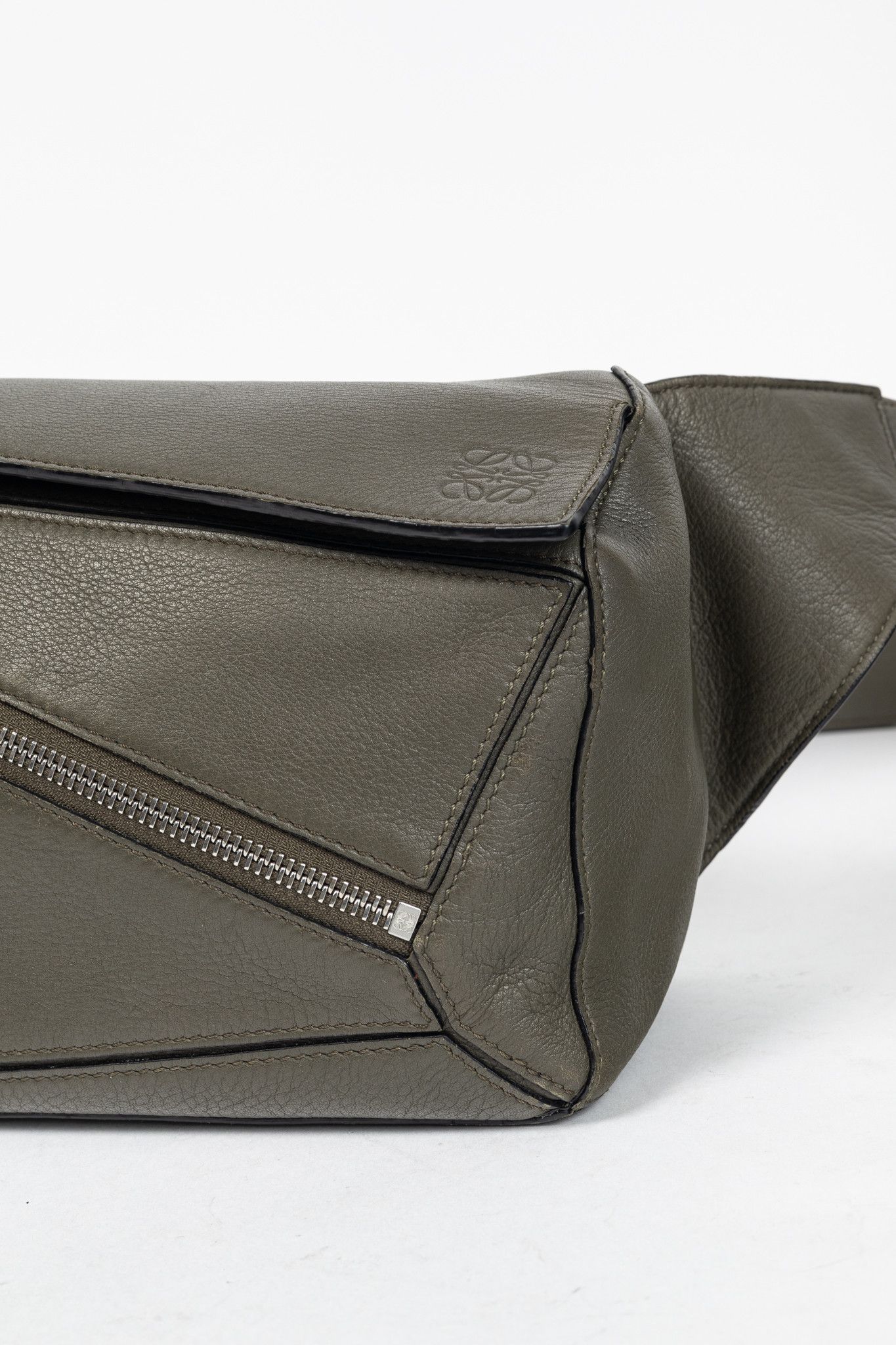 Loewe Loewe Puzzle Khaki Green Classic Calfskin Bumbag Size ONE SIZE - 9 Thumbnail