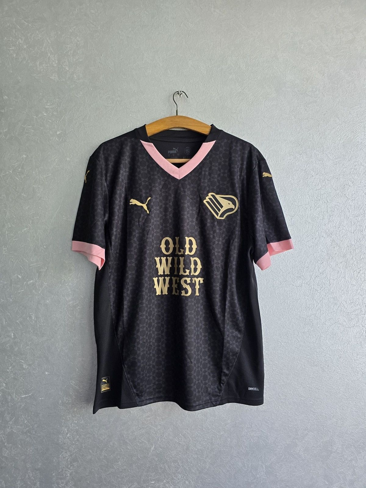 Puma Puma Palermo FC 2024/25 Away Jersey - Black & Pink Size US L / EU 52-54 / 3 - 1 Thumbnail