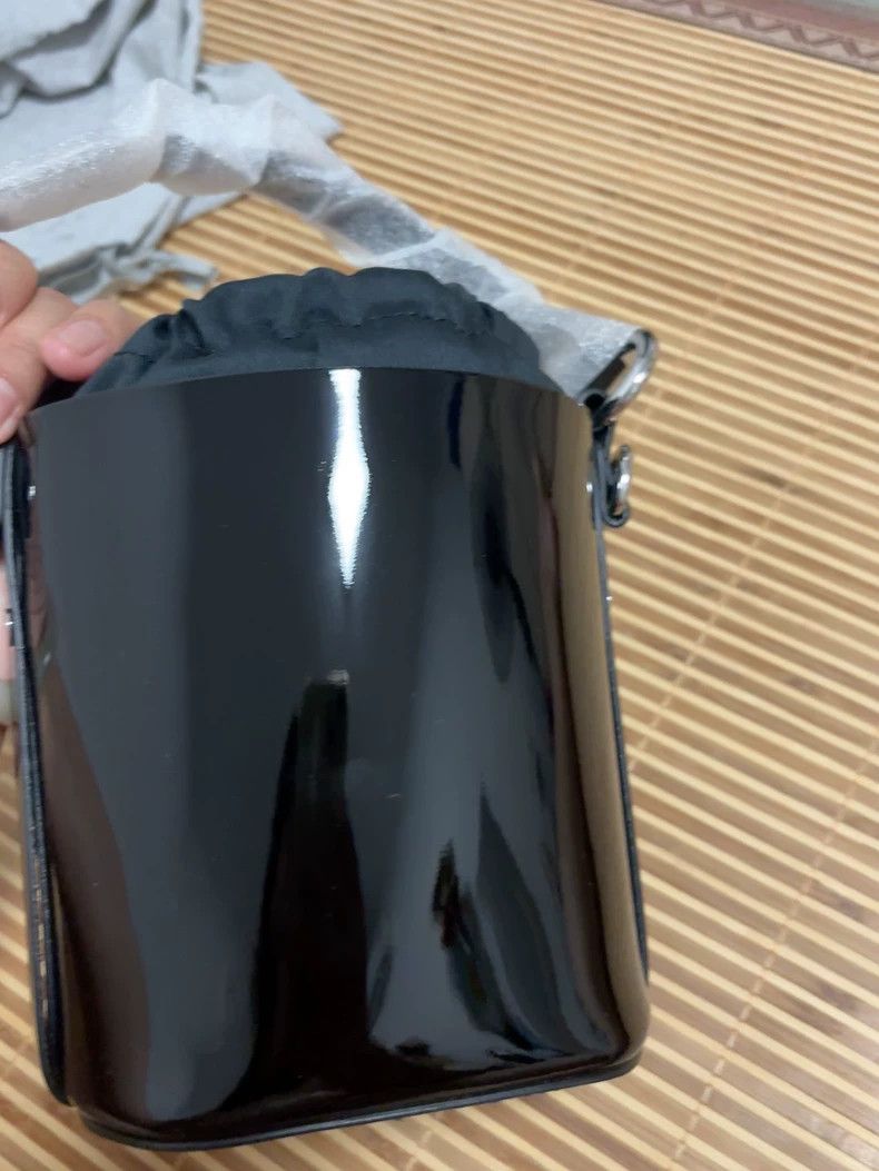Vivienne Westwood Vivienne Westwood size os Bucket bag, black patent leather Size ONE SIZE - 6 Thumbnail