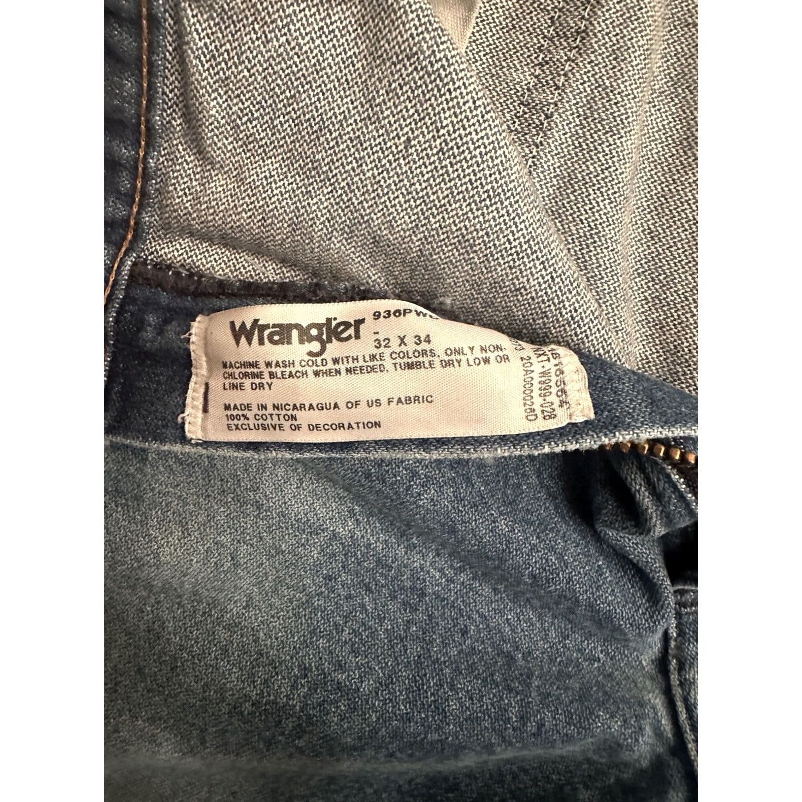 Wrangler Wrangler 936 Short Men’s 32x9 Cut Off Jeans Blue Straight 936PWD, Regular Inseam 9” Men’s Size US 32 / EU 48 - 3 Thumbnail