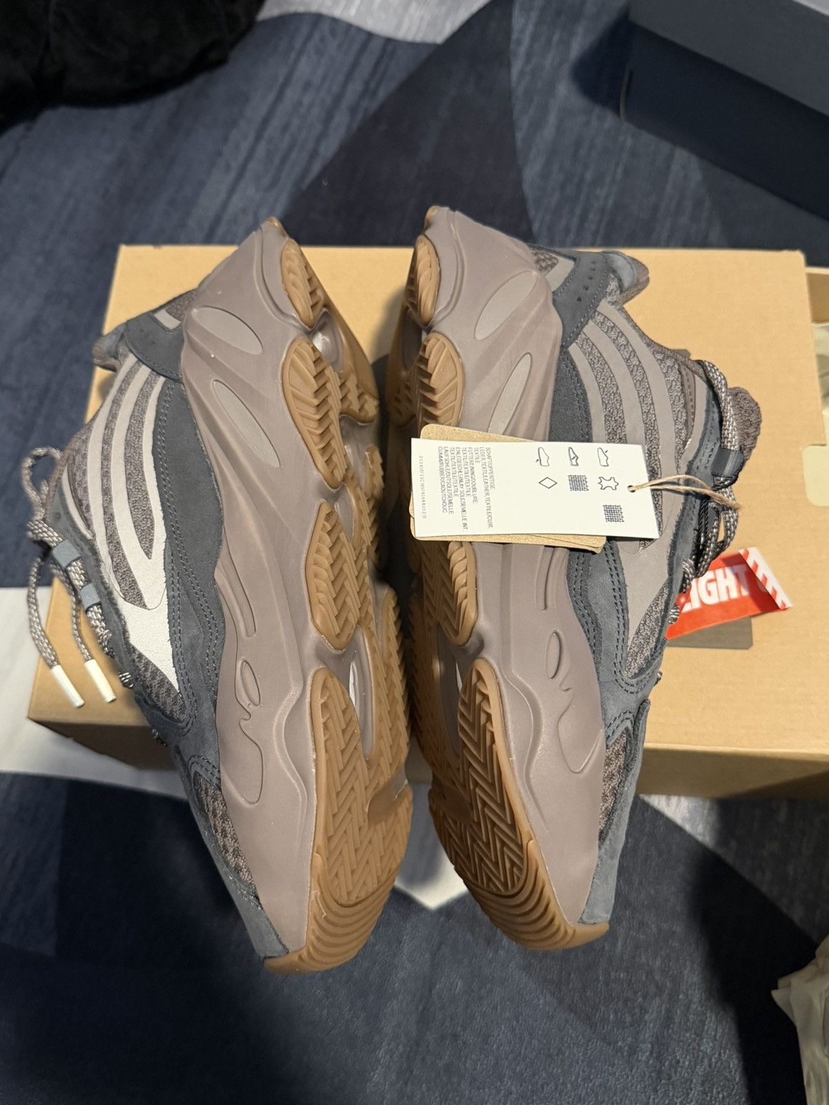 Adidas Yeezy 700 V2 8.5 Size US 8.5 / EU 41-42 - 1 Thumbnail