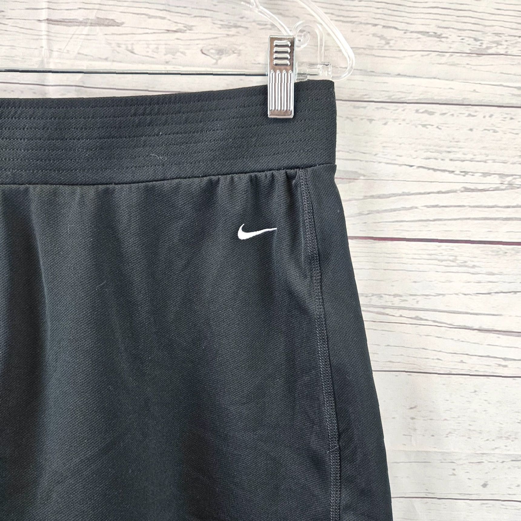 Nike Nike Womens Shorts L Solid Black High Rise Polyester Pull On Size 36" / US 14 / IT 50 - 2 Thumbnail