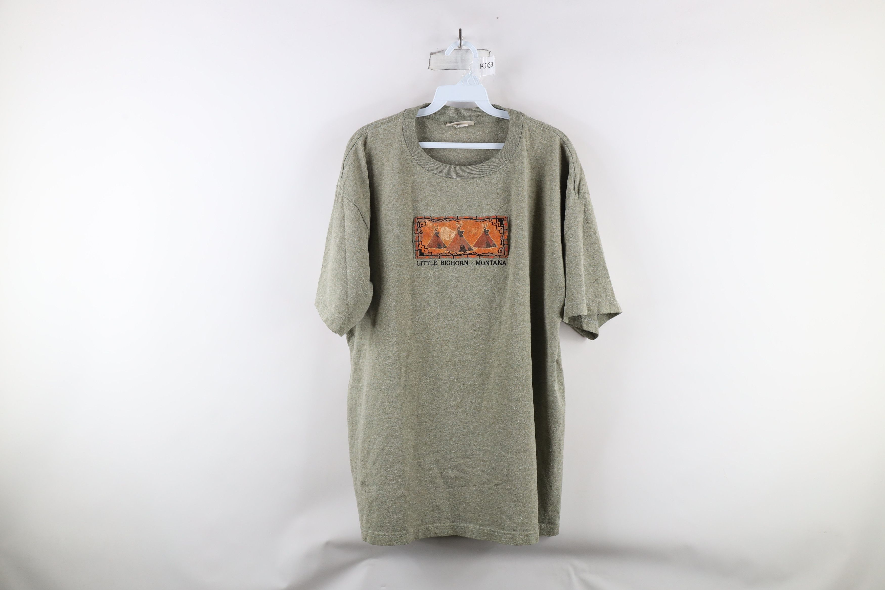Vintage Vintage 90s Streetwear Little Bighorn Montana T-Shirt Green Size US XL / EU 56 / 4 - 1 Thumbnail
