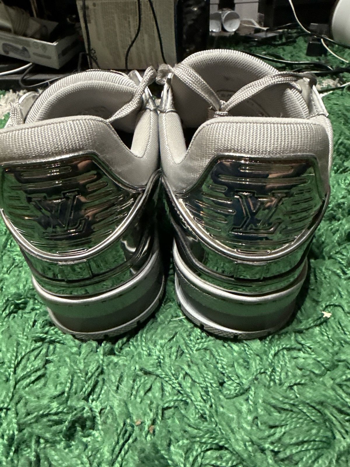 Louis Vuitton LOUIS VUITTON Silver Mirror Trainer Virgil Abloh Sz 8.5LV Size US 8.5 / EU 41-42 - 4 Thumbnail