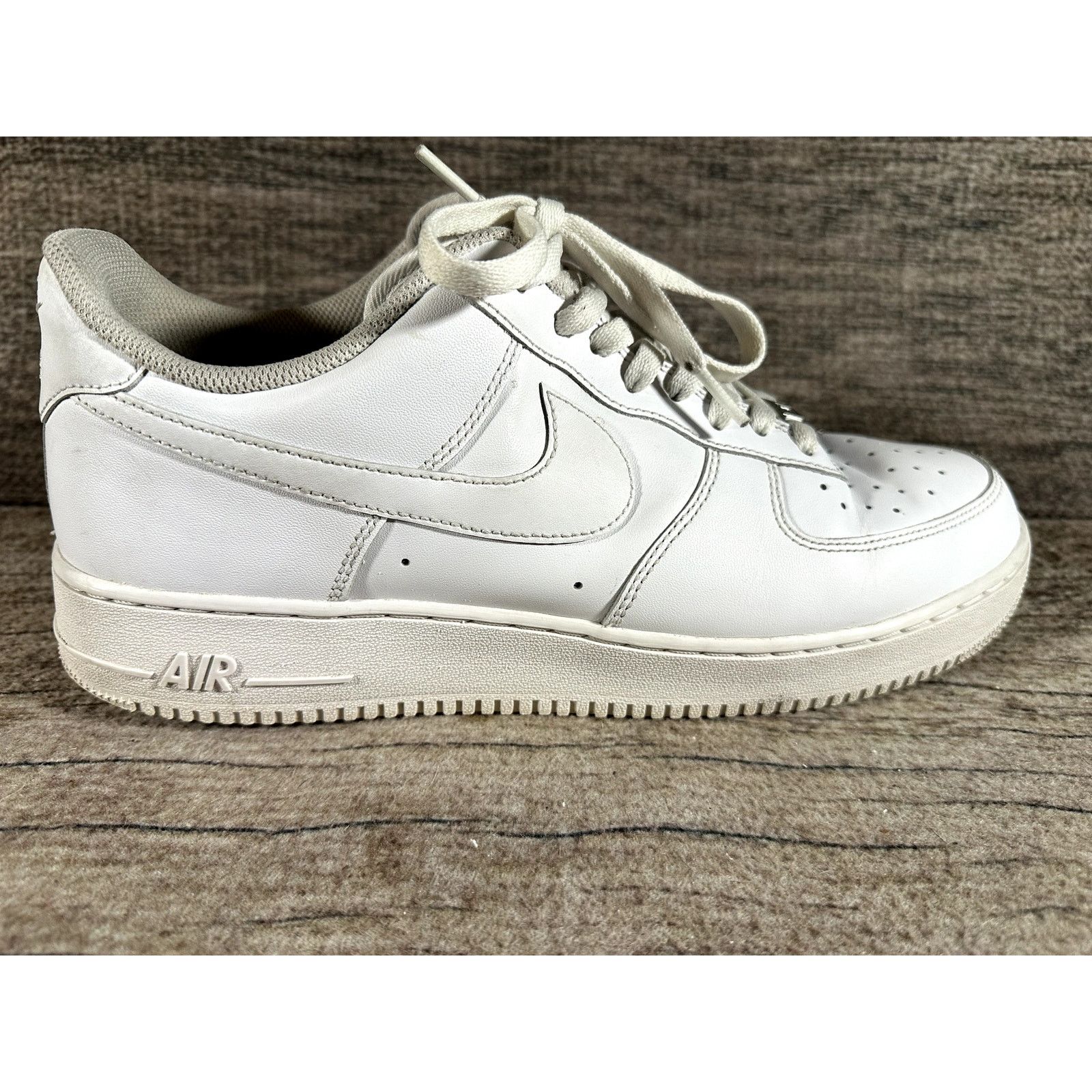 Nike Nike Air Force One ‘07 Size 13 White Casual Sneaker Shoe Size US 12 / EU 45 - 4 Thumbnail