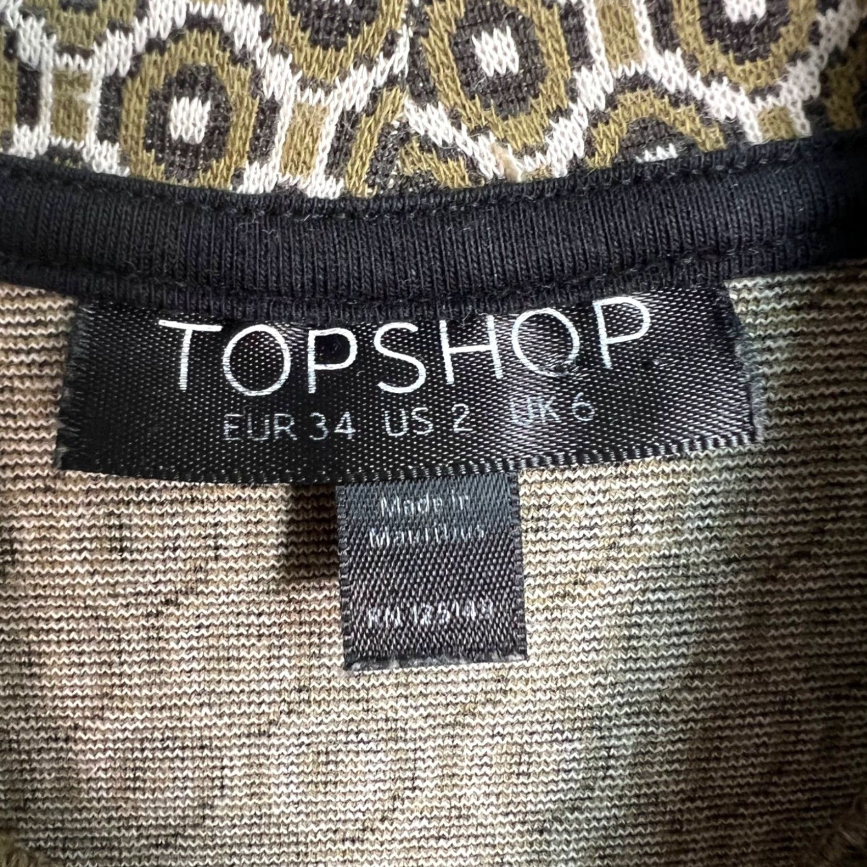 Topshop Topshop Green Geometric Patterned Long Sleeve Mock Neck Crop Top Size 2 Women Blouse Cropped Green Patterned Top Shirt Vintage No Size XS / US 0-2 / IT 36-38 - 3 Thumbnail