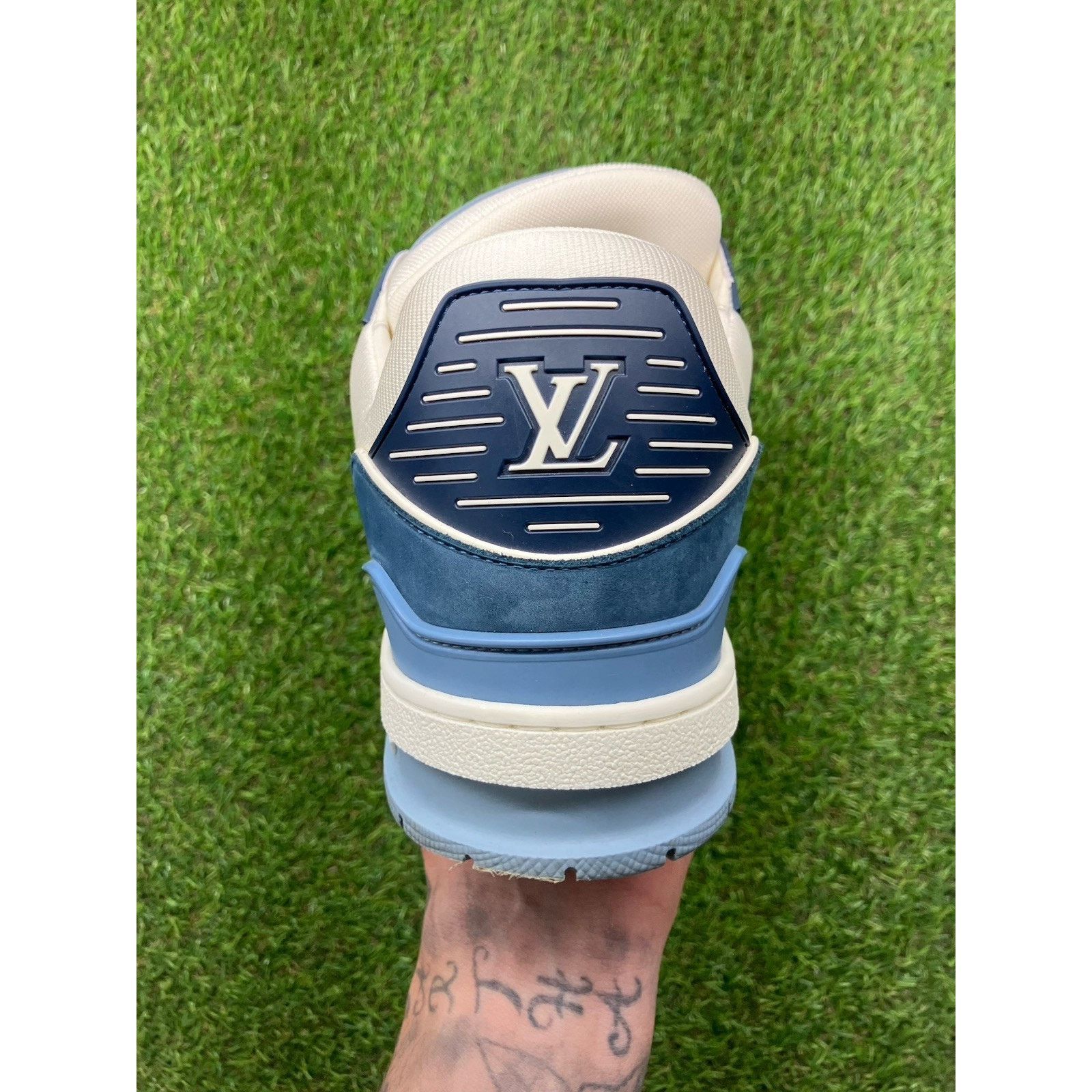Louis Vuitton Louis Vuitton Trainer ' Blue Beige ' | EXCELLENT Size US 11 / EU 44 - 10 Thumbnail