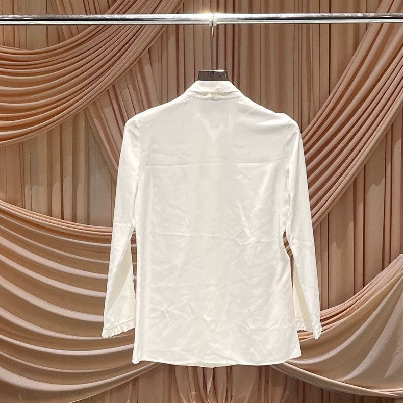 Gucci Gucci Silk pearl button ribbon shirt 2505-Nextarrow Size XS / US 0-2 / IT 36-38 - 2 Thumbnail