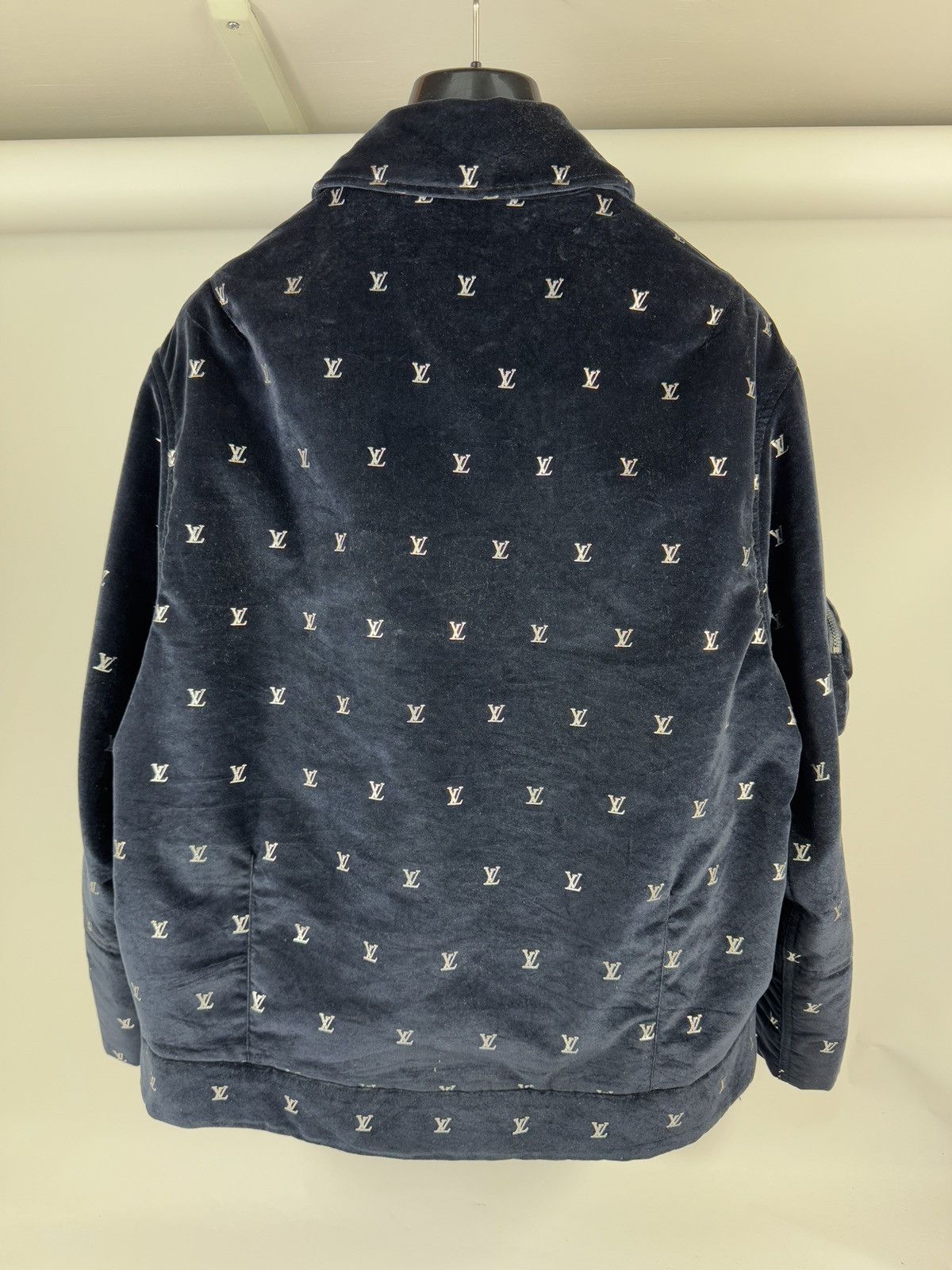 Louis Vuitton VELVET LOGO PRINT ZIP UP JACKET RARE Size US XL / EU 56 / 4 - 3 Thumbnail