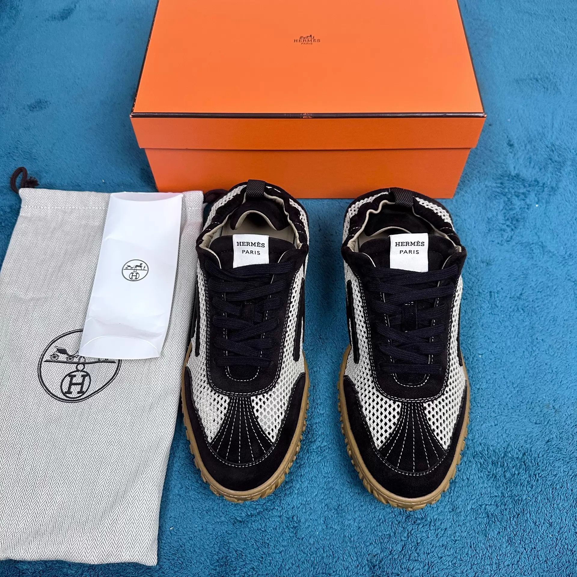 Hermes Hermès Jet Suede Colorblock Low-Top Sneaker Brown/Black 41 Size US 8 / EU 41 - 1 Thumbnail