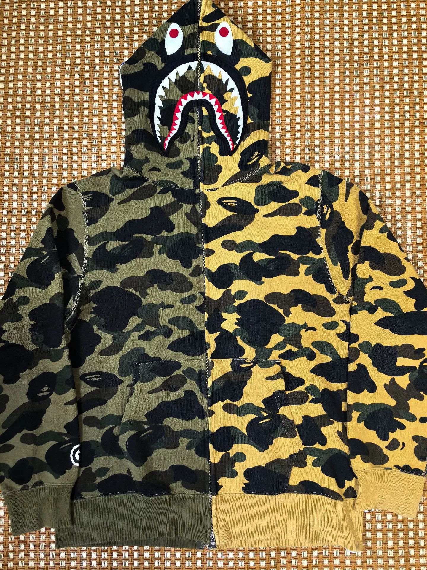 Bape Bape Yellow Shark Sweatshirt Pullover Size US L / EU 52-54 / 3 - 1 Thumbnail