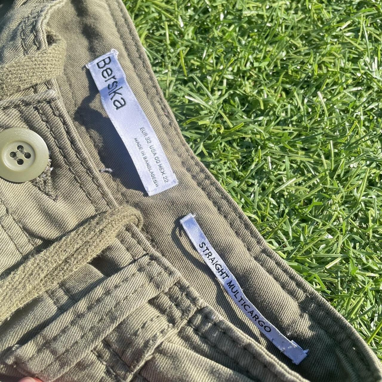 Bershka cargo baggy pants Size US 32 / EU 48 - 3 Thumbnail