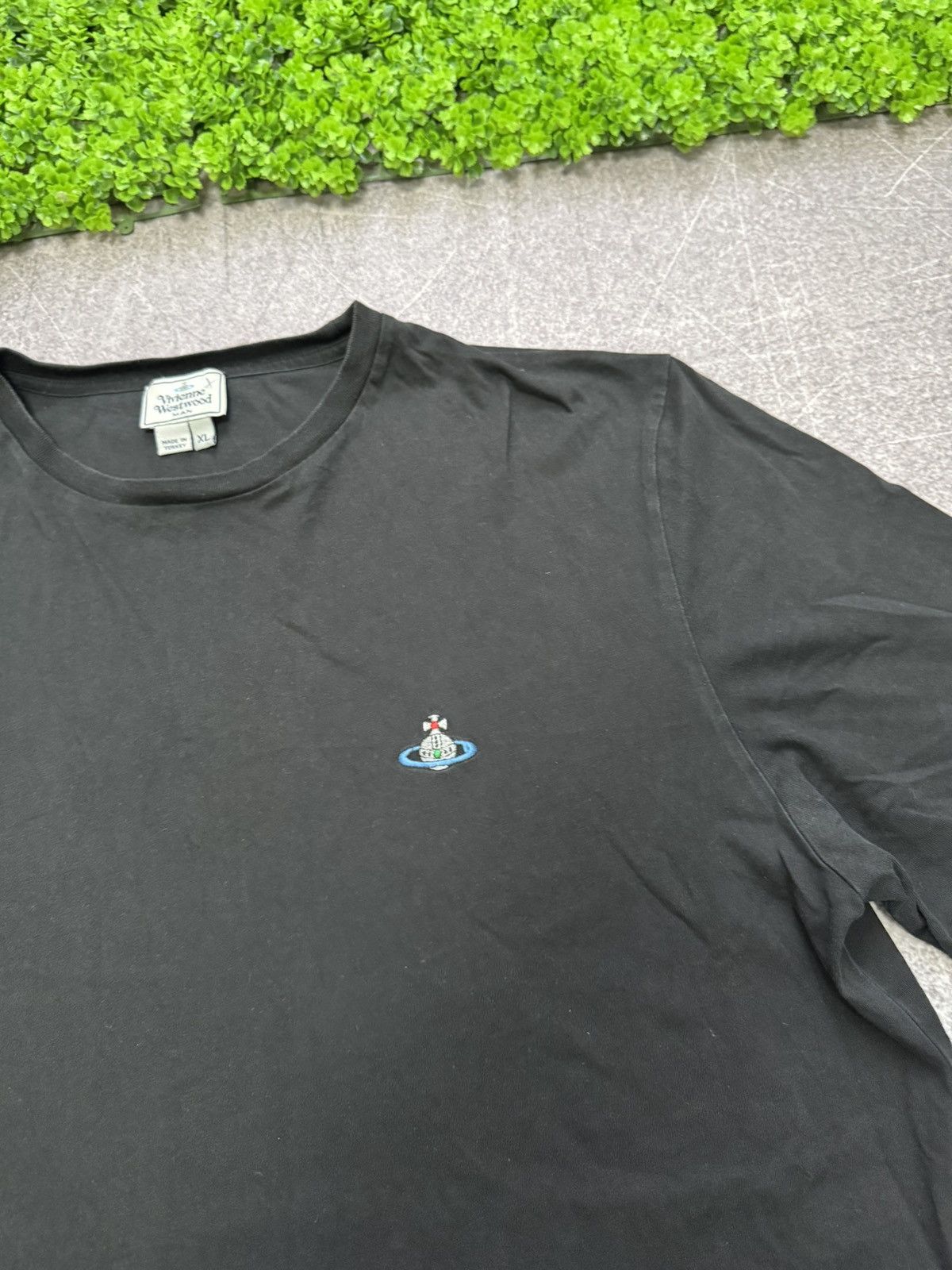 Vivienne Westwood Vivienne Westwood black T shirt size L Size US XL / EU 56 / 4 - 6 Thumbnail
