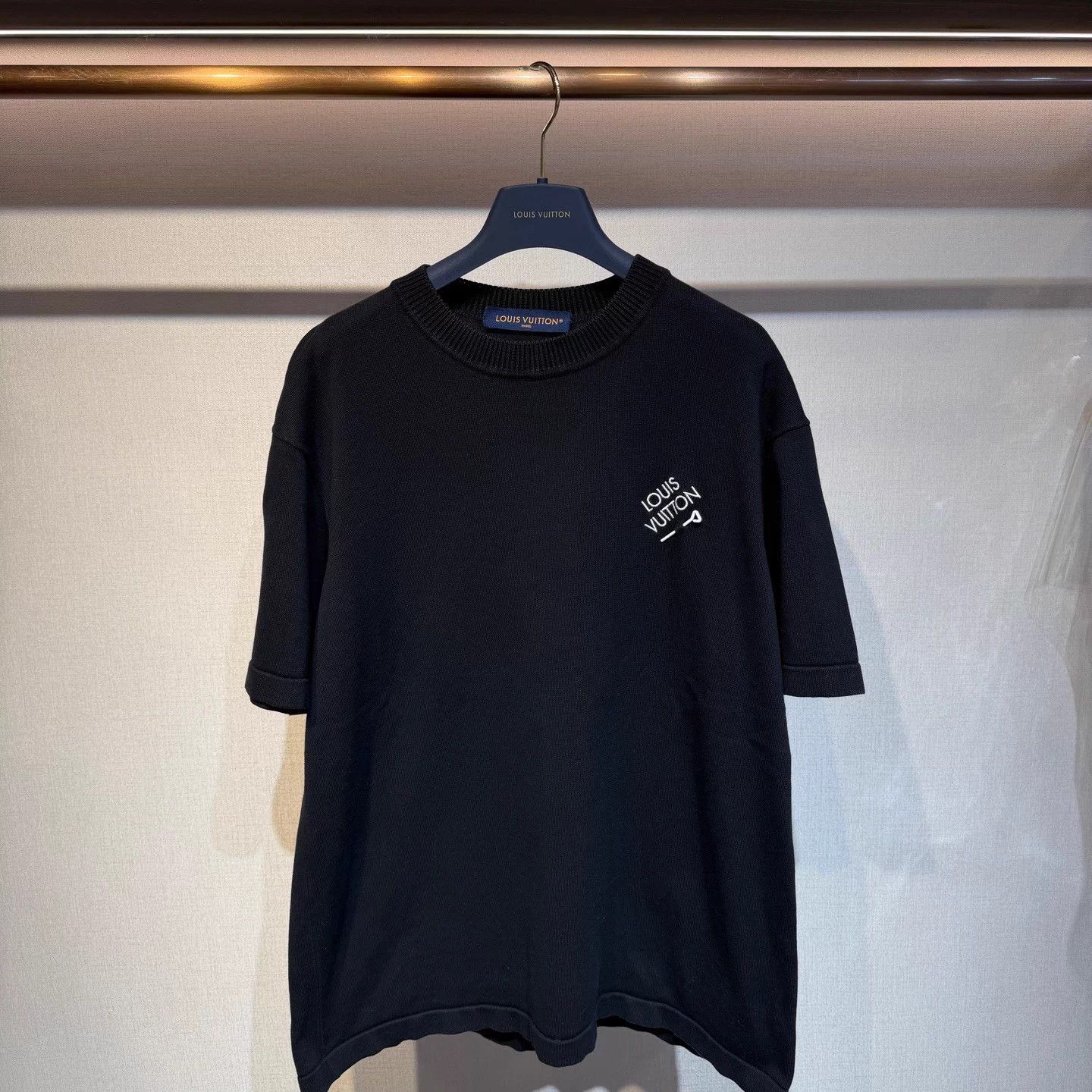 Louis Vuitton LV Black Pin Short Sleeve Tee Size L Size US L / EU 52-54 / 3 - 1 Thumbnail