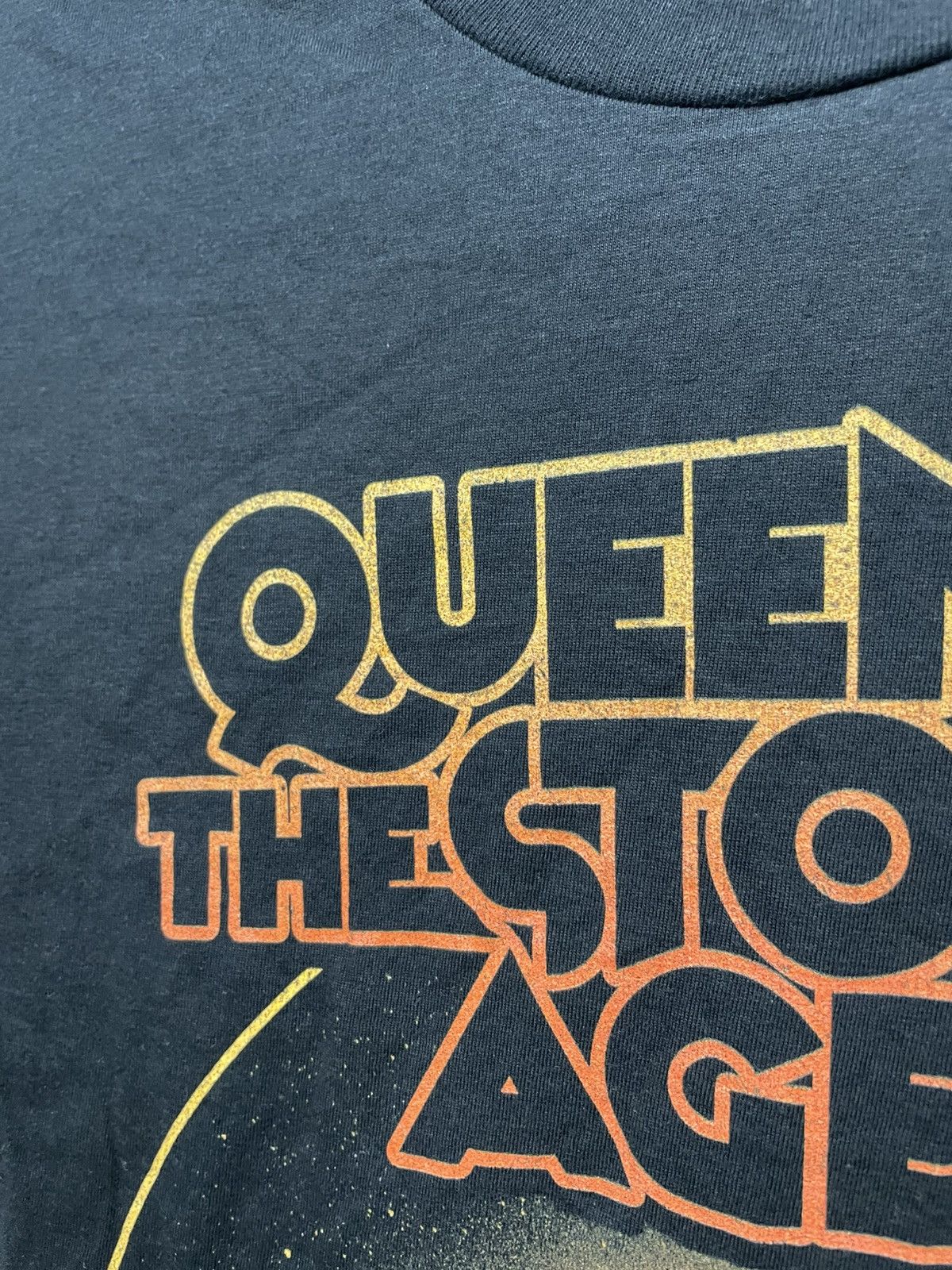 Band Tees Vintage 00s Queens Of The Stone Age T Shirt Rare Tee Size US S / EU 44-46 / 1 - 4 Thumbnail