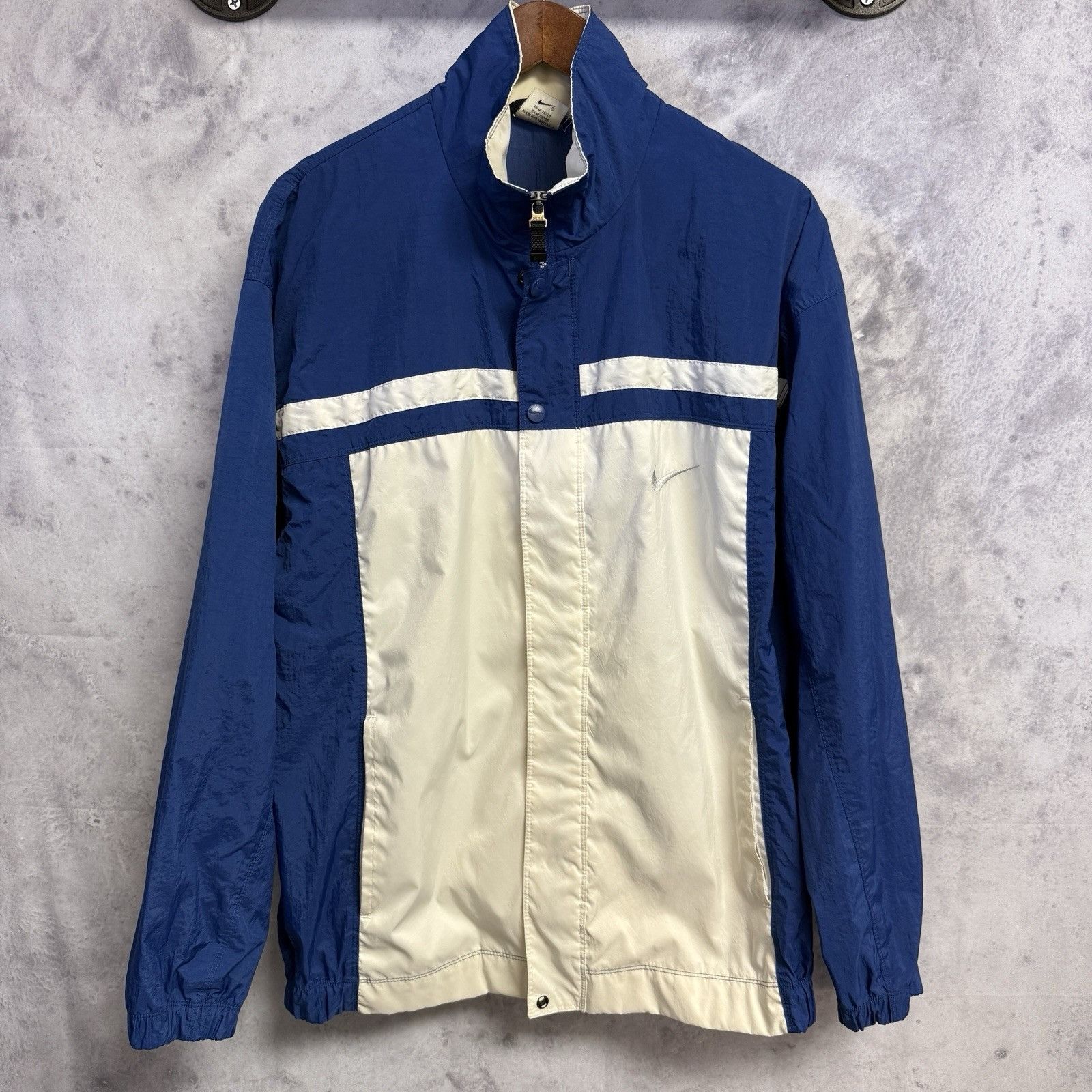 Nike Vintage 90s Nike Windbreaker Jacket Mens Large Blue Full Zip Size US L / EU 52-54 / 3 - 1 Thumbnail