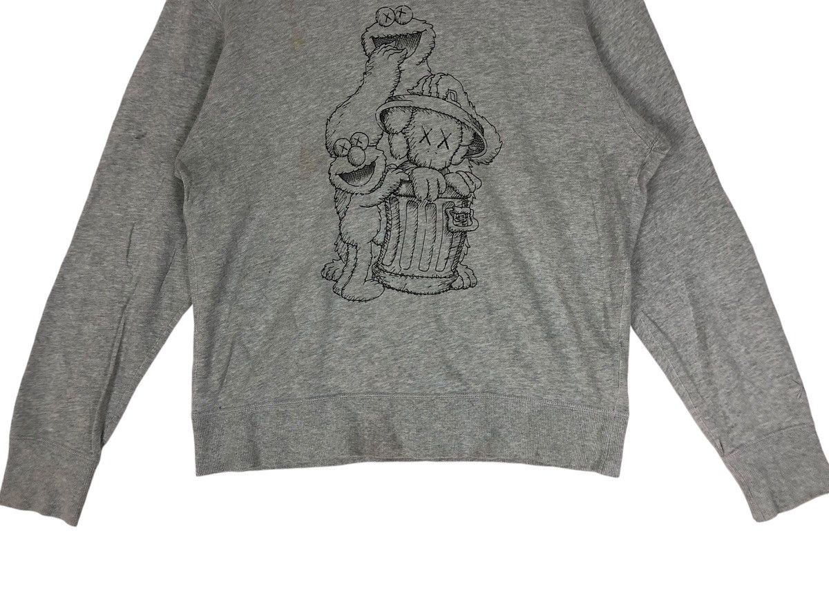 Kaws × Uniqlo Uniqlo x Kaws Sesame Street Sweatshirt Size US M / EU 48-50 / 2 - 4 Thumbnail