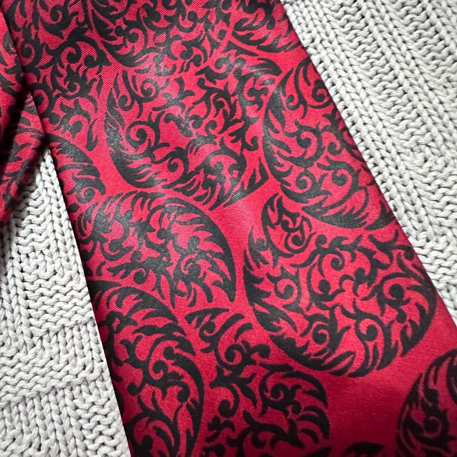 Vintage Vintage Viking red and black paisley men's tie Size ONE SIZE - 2 Thumbnail