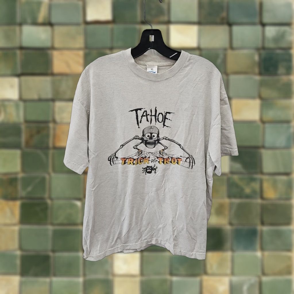 Asics VINTAGE Asics Tahoe Trick Or Trot Halloween Fall Shirt XL Mens Gray 1990s Graphic Tee Size US XL / EU 56 / 4 - 1 Thumbnail