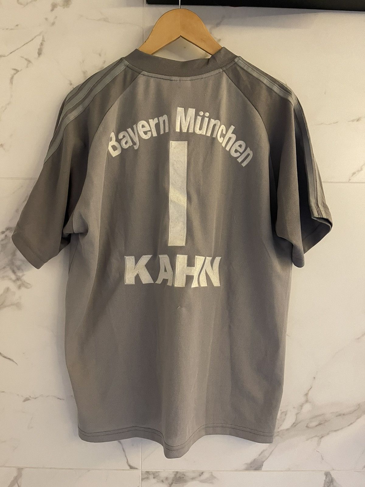 Adidas × Vintage 2002 Adidas Bayern Munich #1 Oliver Khan Vintage jersey Size US L / EU 52-54 / 3 - 2 Thumbnail