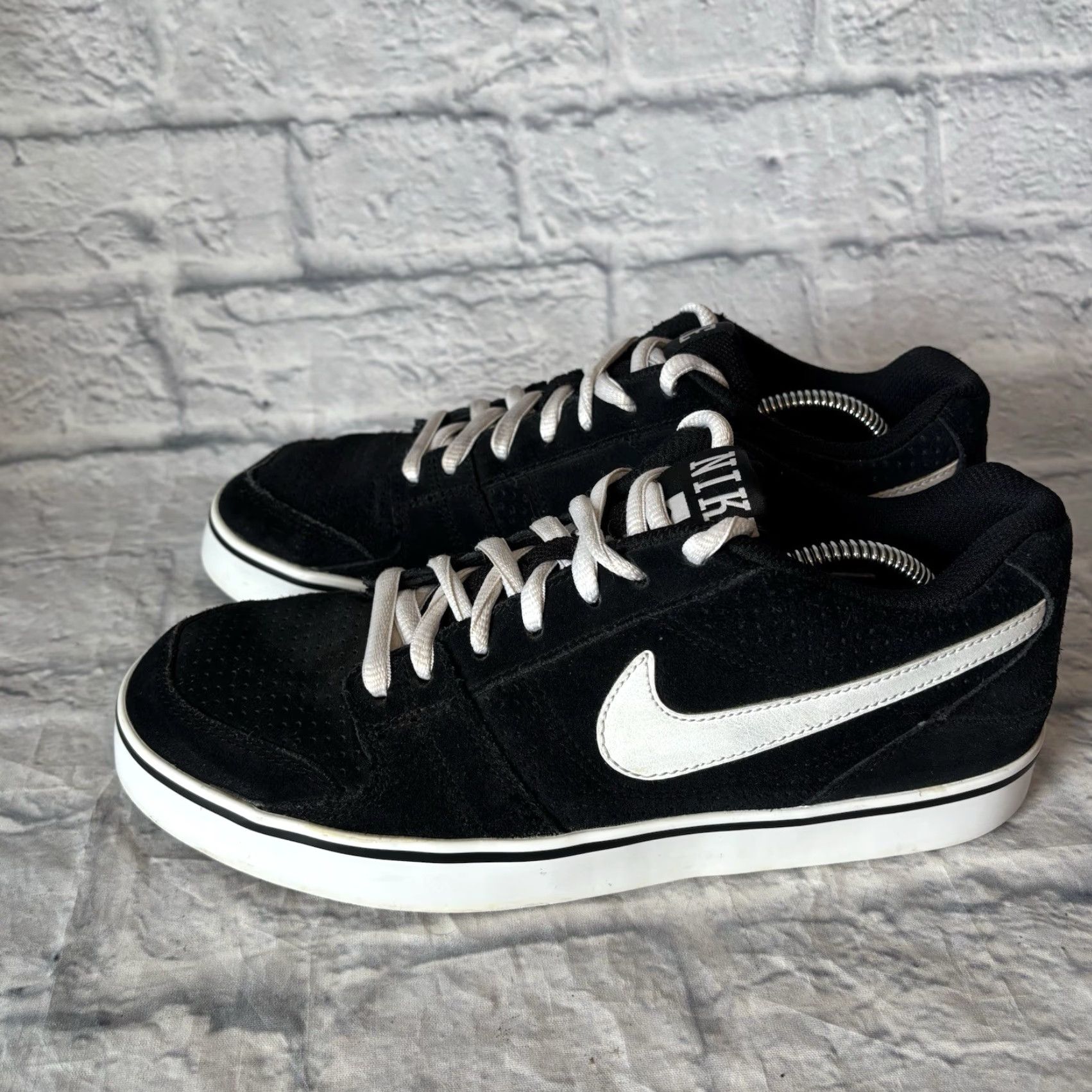Nike VINTAGE Nike Ruckus LR Black White Skateboarding Sneakers 395770-003 Mens Size 9 Size US 9 / EU 42 - 6 Thumbnail
