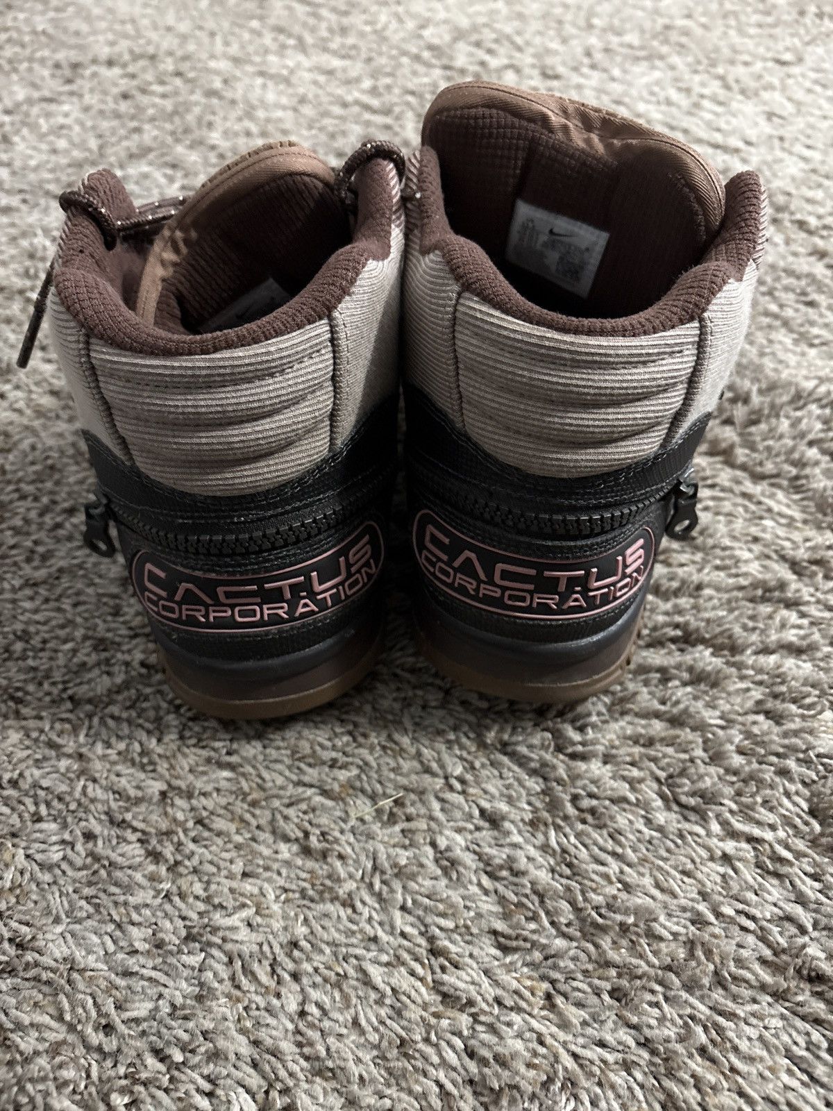 Other TRAVIS SCOTT AIR TRAINER 1S Size US 11.5 / EU 44-45 - 4 Thumbnail