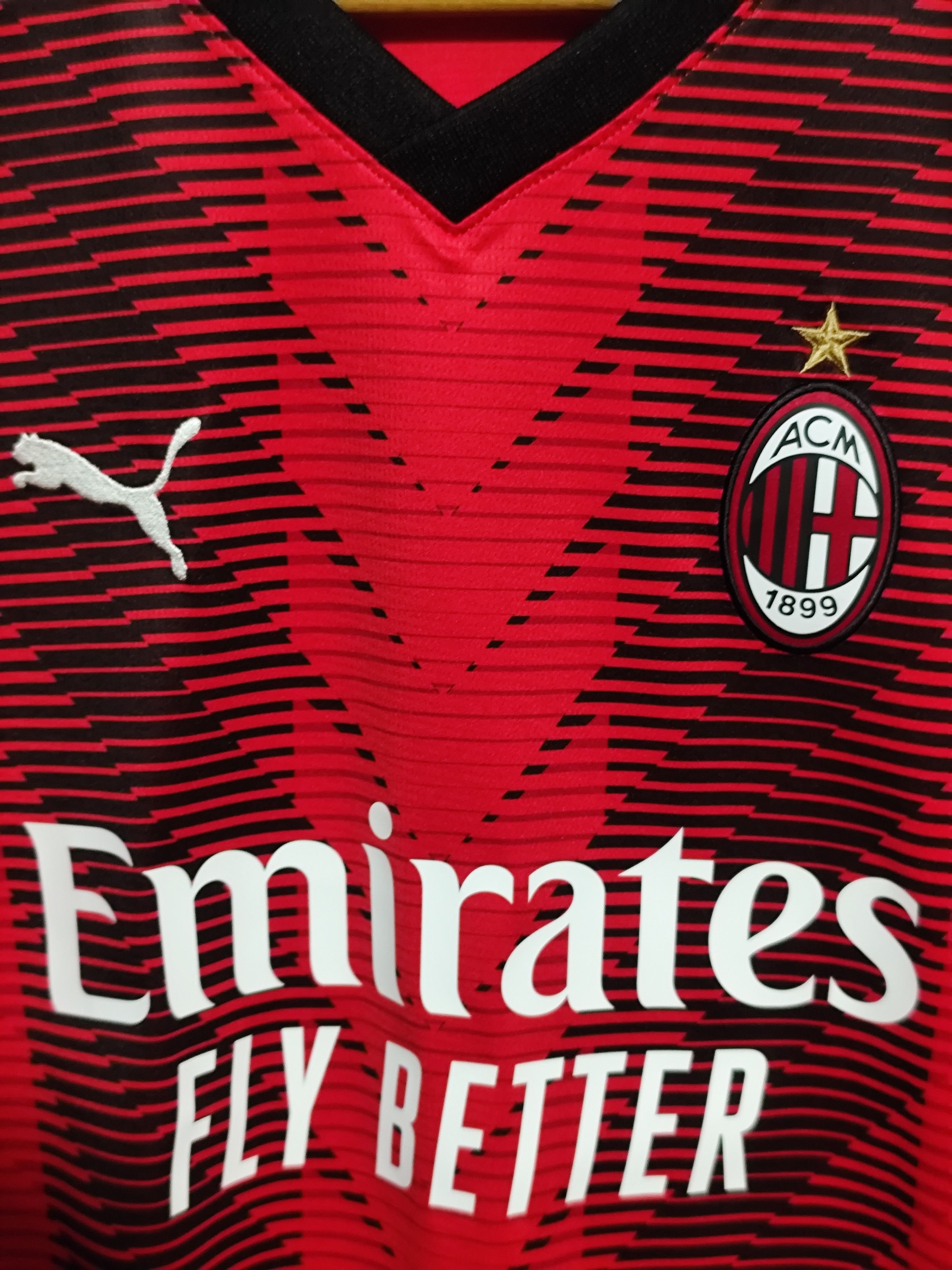 Puma Puma x AC Milan 2023/2024 #22 Kaka Home Jersey Size US L / EU 52-54 / 3 - 7 Thumbnail