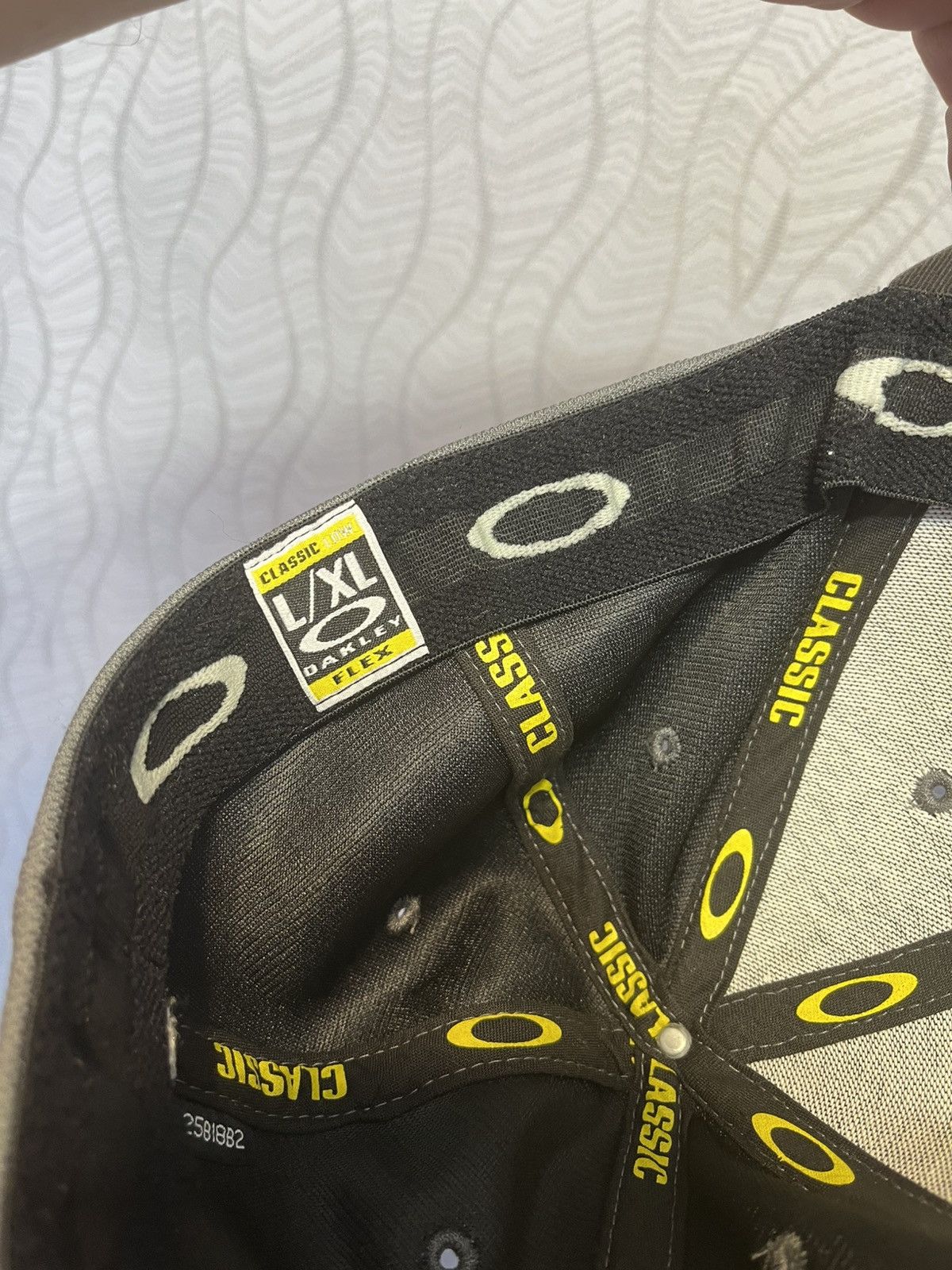 Oakley Oakley Classic Low Flex Men’s Grey Logo Cap Size L-XL Size ONE SIZE - 7 Thumbnail