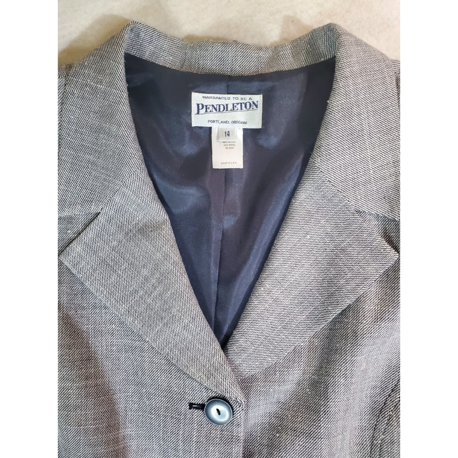 Pendleton VINTAGE Pendleton Womens 14W Coat Blazer Gray Virgin Wool USA Coat Blazer Wool Lined Pockets Collared Buttons Vintage Mens Womens Girls? Size XL / US 12-14 / IT 48-50 - 3 Thumbnail