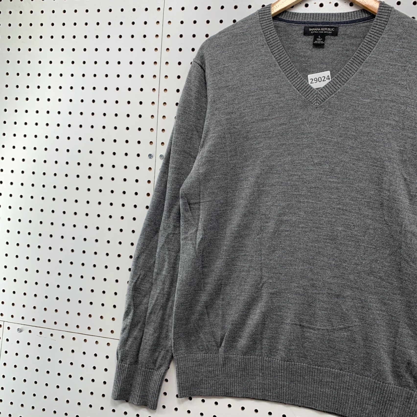 Banana Republic Banana Republic Sweater Men’s Large V-Neck 100% Merino Wool Pullover Gray Knit 22x27 Casual Winter Knitwear Mens Size US L / EU 52-54 / 3 - 3 Thumbnail