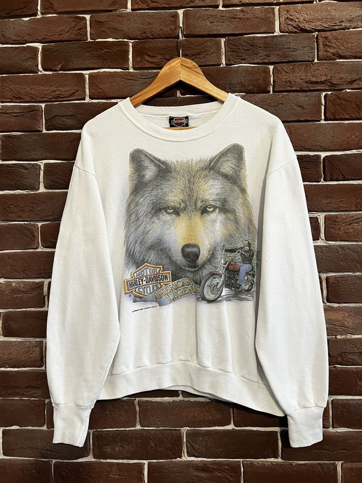 Harley Davidson Rare Vintage 1993 Harley Davidson 3D Emblem Wolf Rider Tee Size US L / EU 52-54 / 3 - 1 Thumbnail