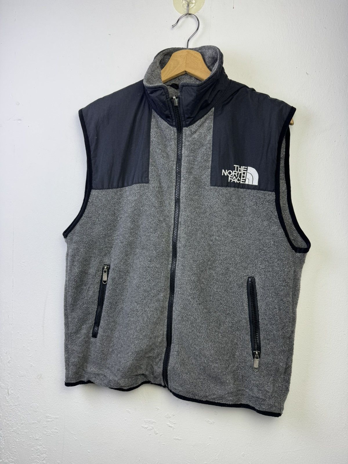 The North Face The North Face Men's Denali Vest is a fleece vest Size US M / EU 48-50 / 2 - 3 Thumbnail