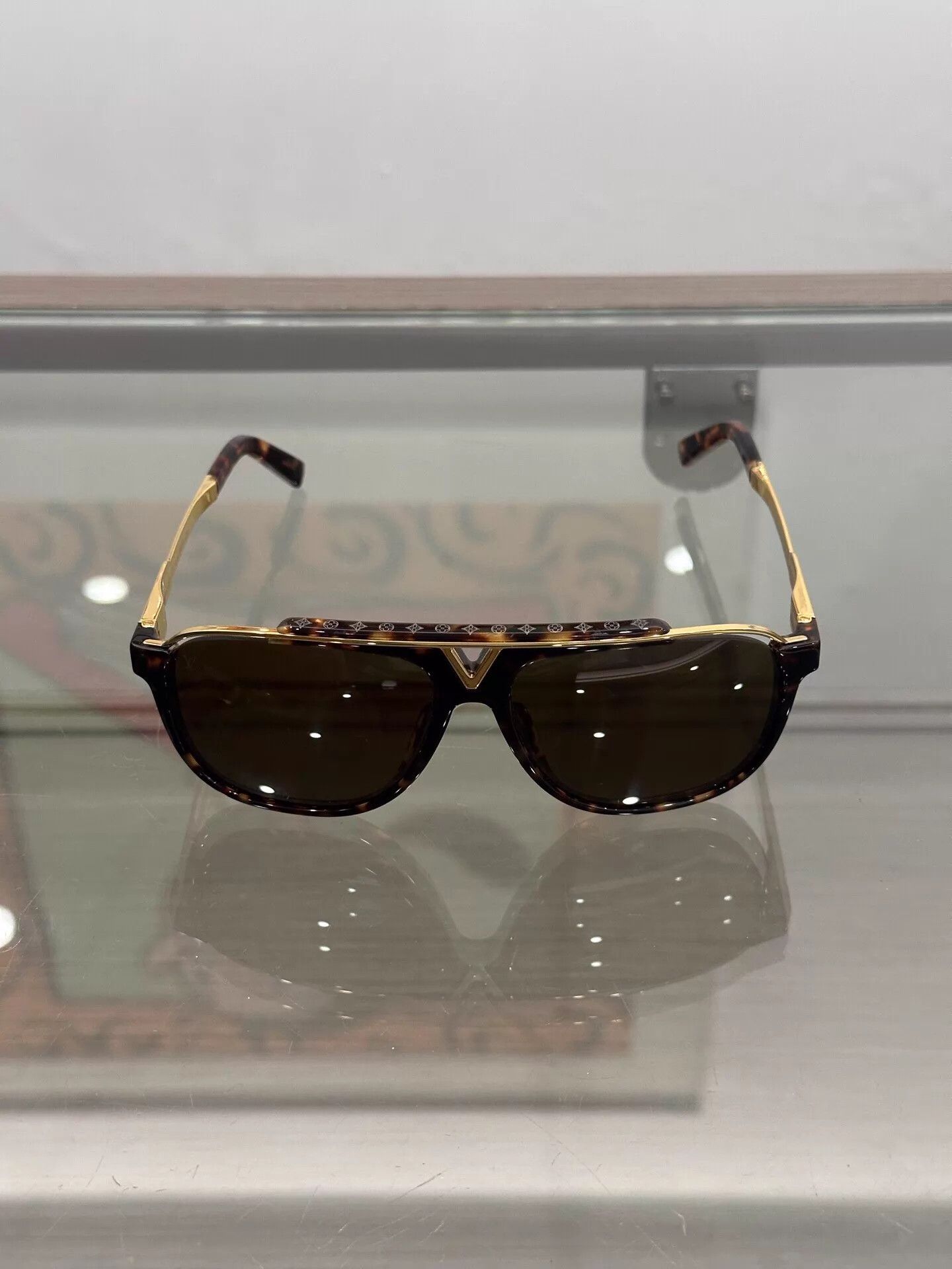Louis Vuitton LV Black Monogram Gold Irregular Sunglasses Size ONE SIZE - 3 Thumbnail