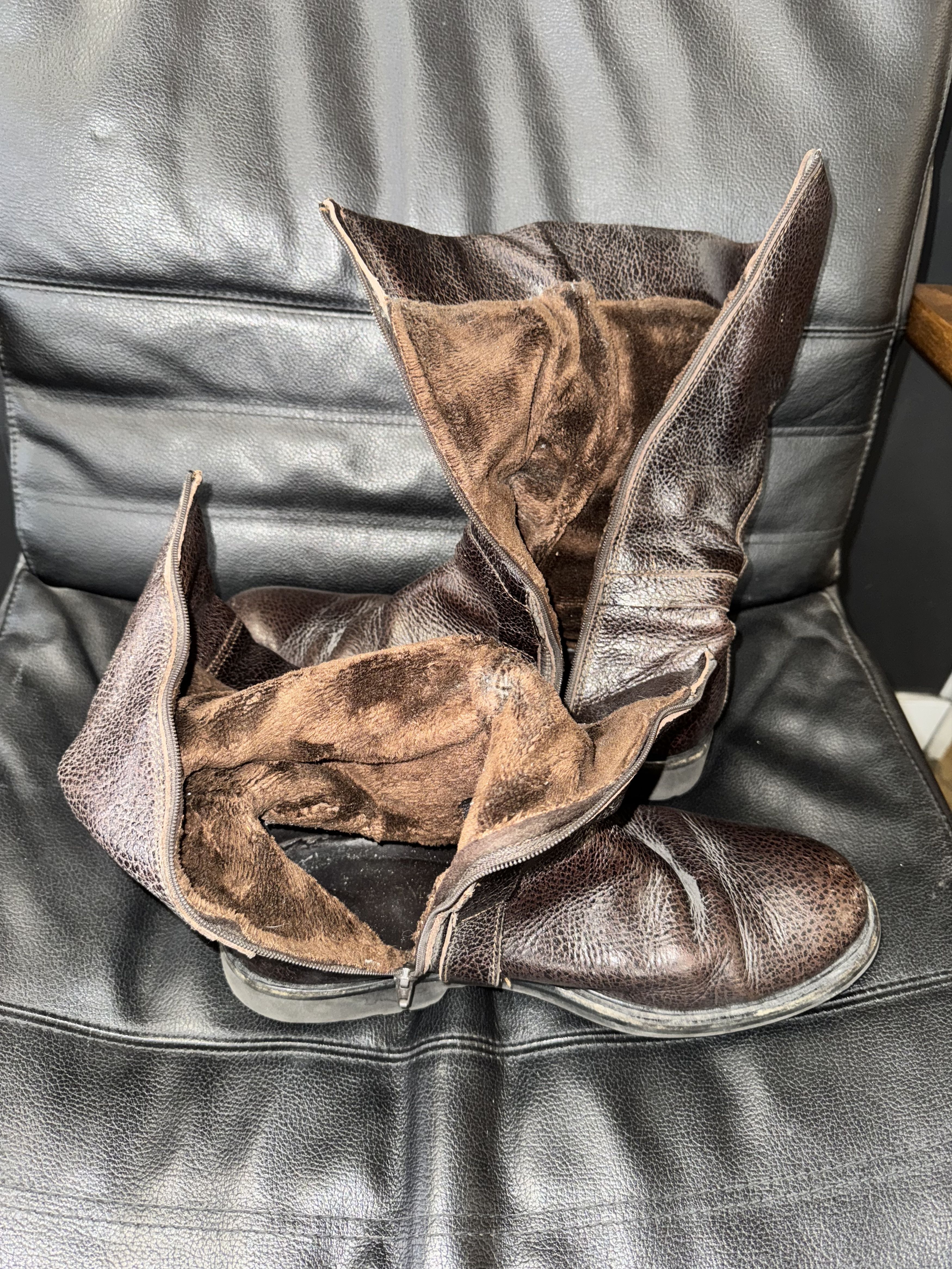 Emporio Armani Boots with buckle and fur lining Size US 9.5 / EU 42-43 - 2 Thumbnail