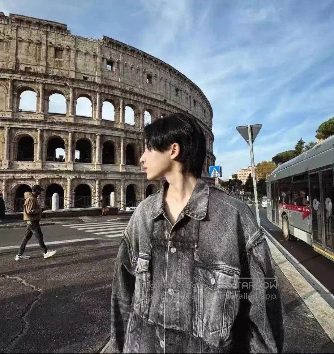 Balenciaga Balenciaga Distressed Denim Jacket. Size US XS / EU 42 / 0 - 6 Thumbnail