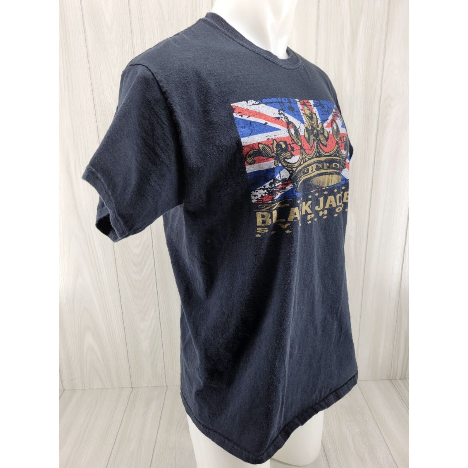 Gildan Faded The Black Jacket Symphony Crew Shirt Black Short Sleeve Crown Design Shirt Mens M Black Crown Design 90s Theme Crew T-Shirt Gildan Size US M / EU 48-50 / 2 - 5 Thumbnail