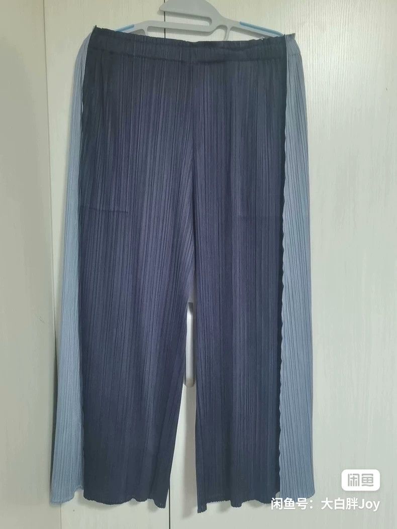 Issey Miyake Issey Miyake size:3 A deep blue and haze blue pleated vest Size L / US 10 / IT 46 - 7 Thumbnail