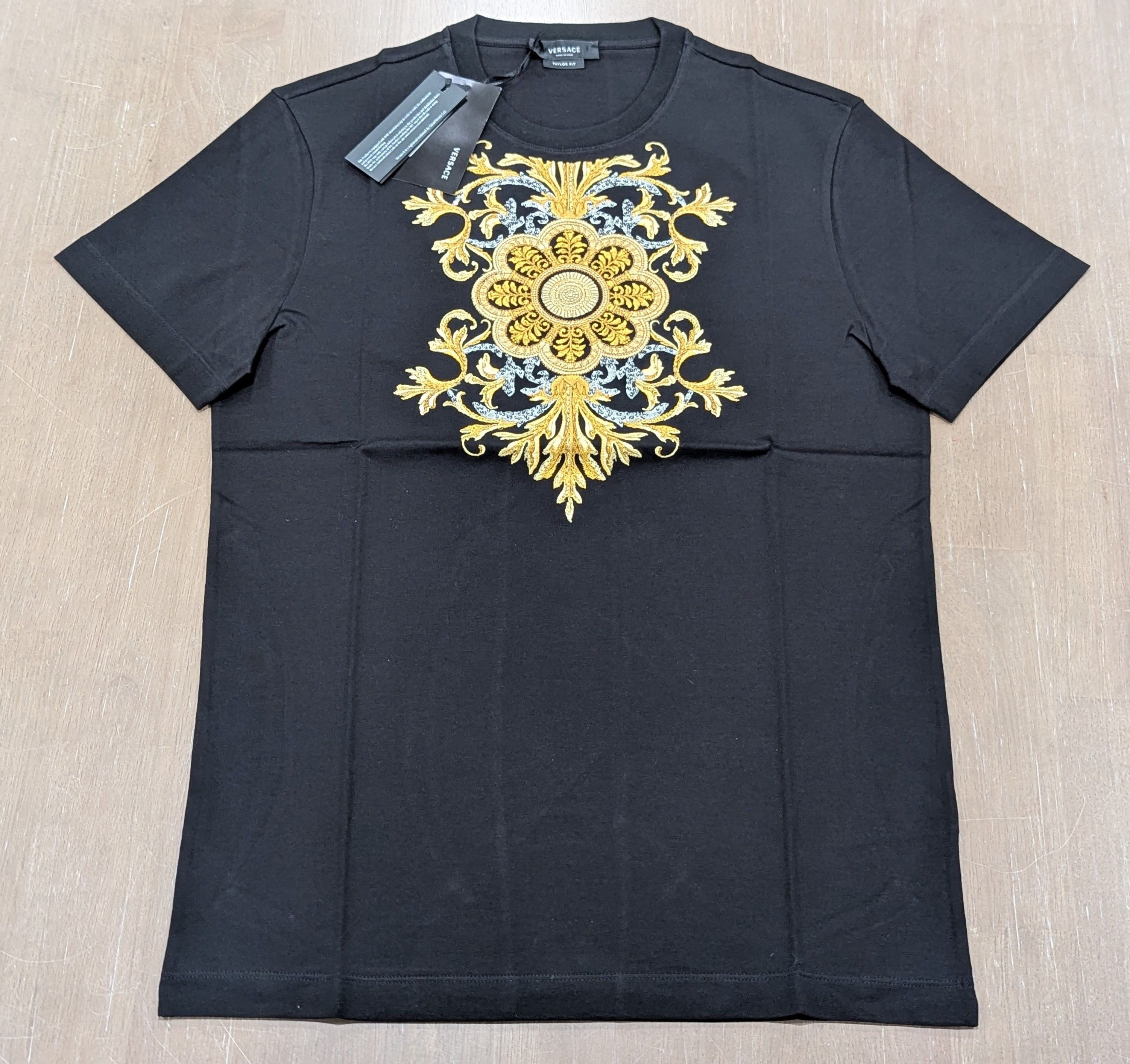 Versace VERSACE Baroque Graphic Crewneck T-Shirt Black/Gold Small Size US S / EU 44-46 / 1 - 1 Thumbnail