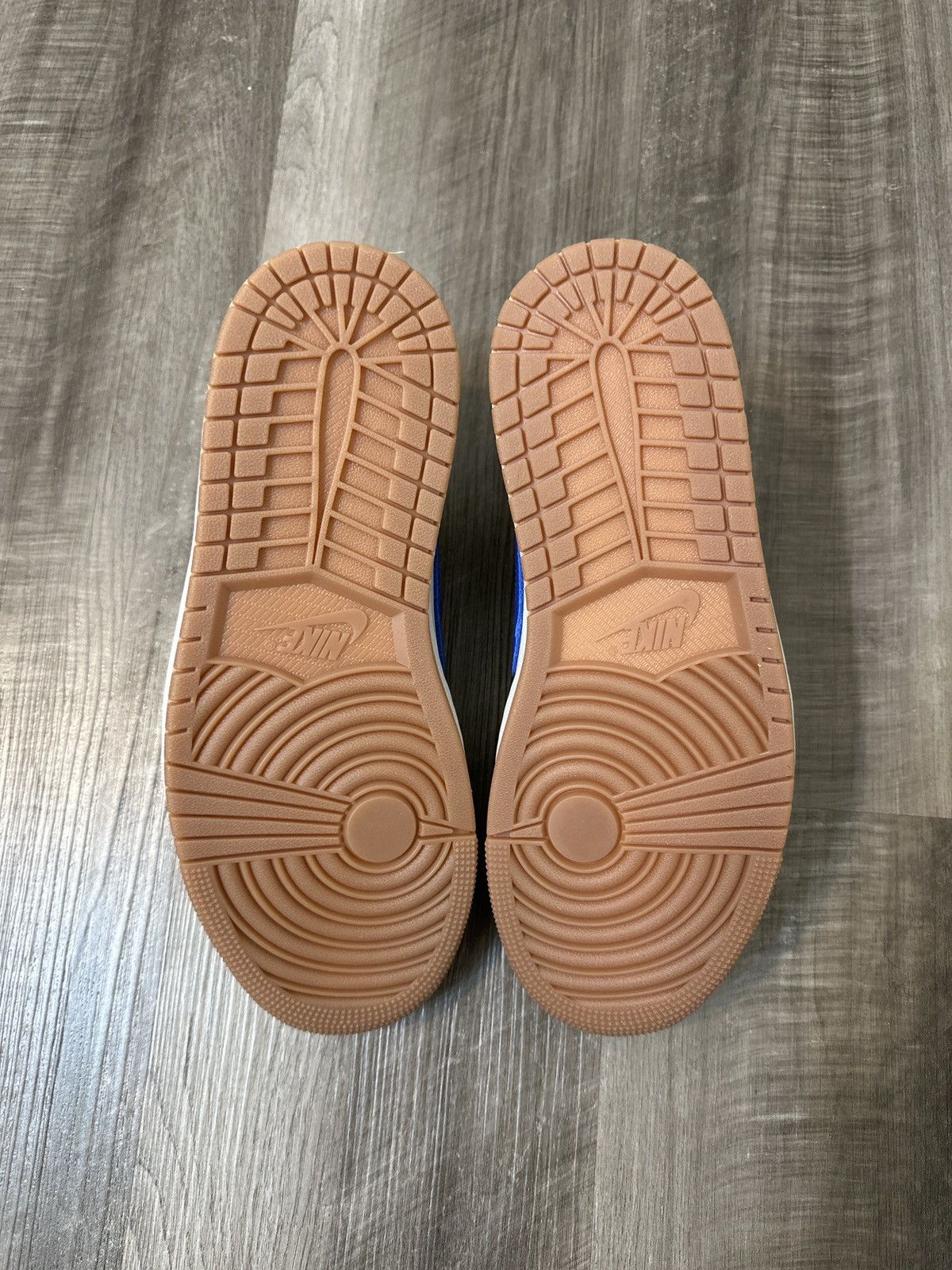 Jordan Brand × Nike × Travis Scott Women’s Air Jordan 1 Retro OG SP Size US 9 / IT 39 - 5 Thumbnail
