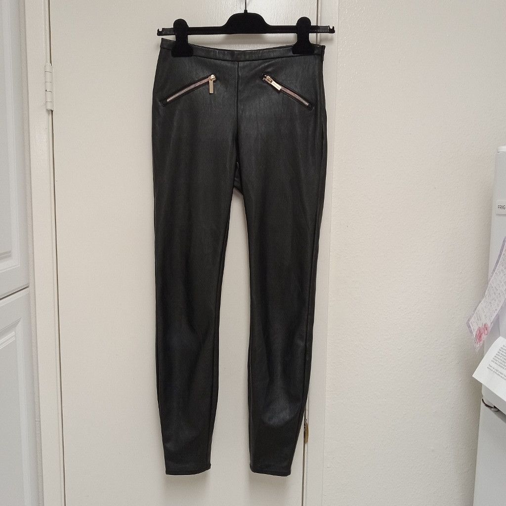 Armani Exchange EUC Armani Exchange Black Faux Leather Leggings Size 25" / US 0 / IT 36 - 3 Thumbnail