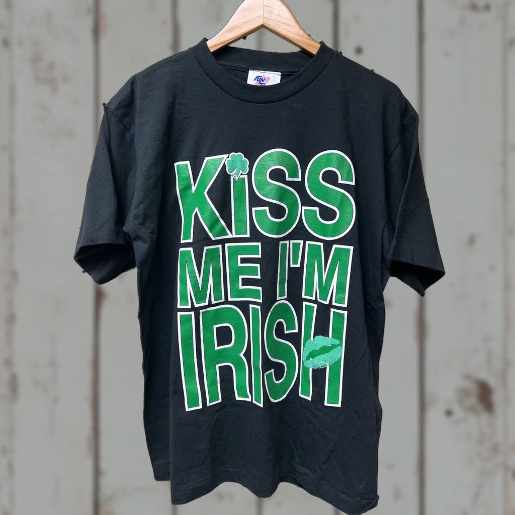 Vintage VINTAGE Kiss Me I'm Irish T-Shirt Shirt St Patrick's Day Black L Unisex Adults T-Shirt Crew Neck Short Sleeve Graphic Print Cotton Fun Tees 90s? Size US L / EU 52-54 / 3 - 1 Thumbnail