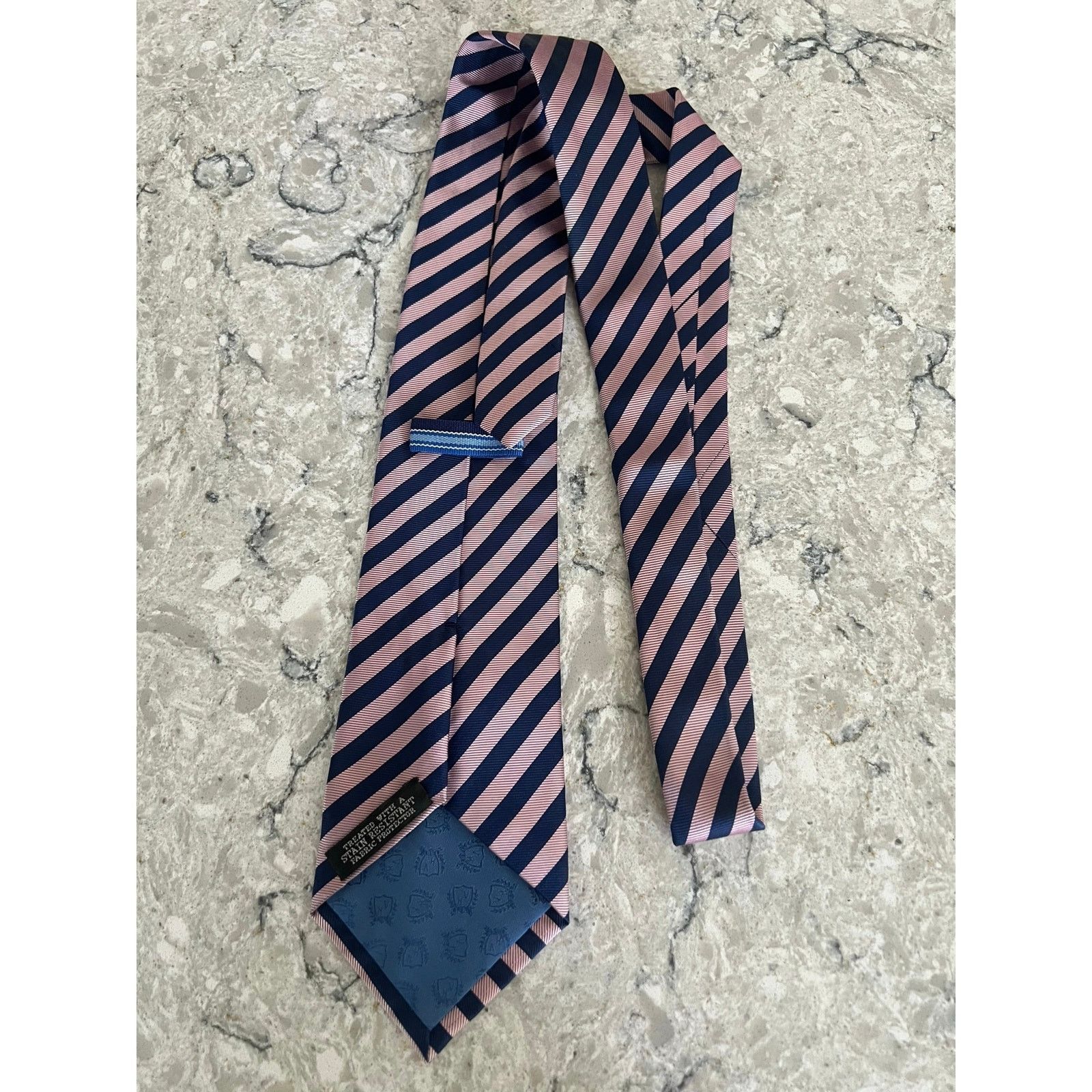 Van Heusen Van Heusen 100% Silk Men's Neck Tie Pink w Navy Blue Stripes Size ONE SIZE - 3 Thumbnail