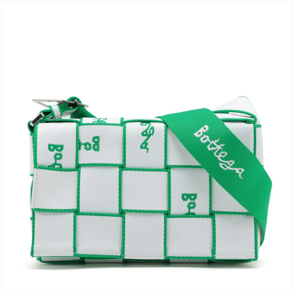 o1n1vont0624 Size: OS / Nylon Shoulder Bag in White Green