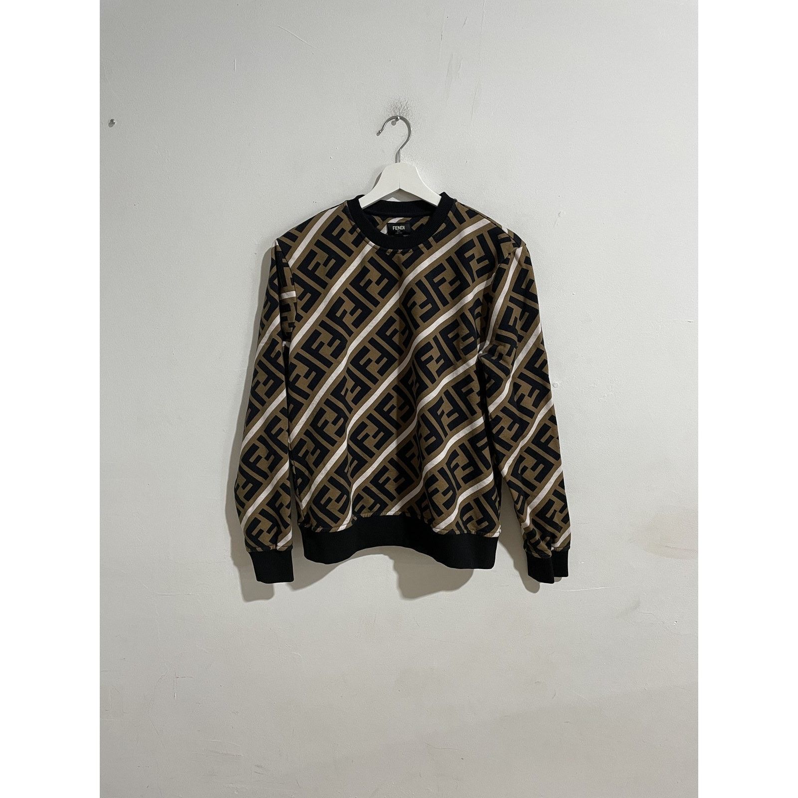 Fendi FENDI PRINTED CREWNECK PULLOVER SIZE MEDIUM PREOWNED Size US M / EU 48-50 / 2 - 1 Thumbnail